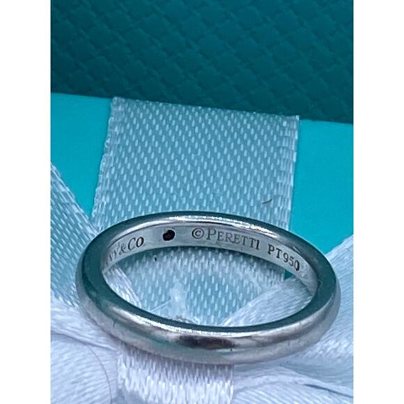 Tiffany & Co. Sterling Silver Emerald Stacking Band Ring – Size 6 - Picture 5 of 7